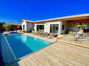 Villa avec piscine chauffée idéalement située